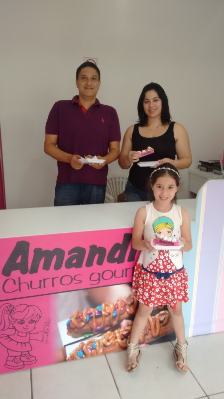 Ricardo Hoehr e a esposa Salete deram o nome da operação de churros em homenagem à filha, Amanda