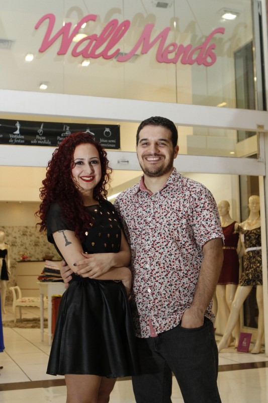  Entrevista com Wall Mends, proprietária da loja Wall Mends.    na foto: Wall Mends e Guilherme Charão  