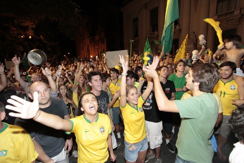 Milhares De Manifestantes Voltam S Ruas Pelo Pa S Ap S Libera O De