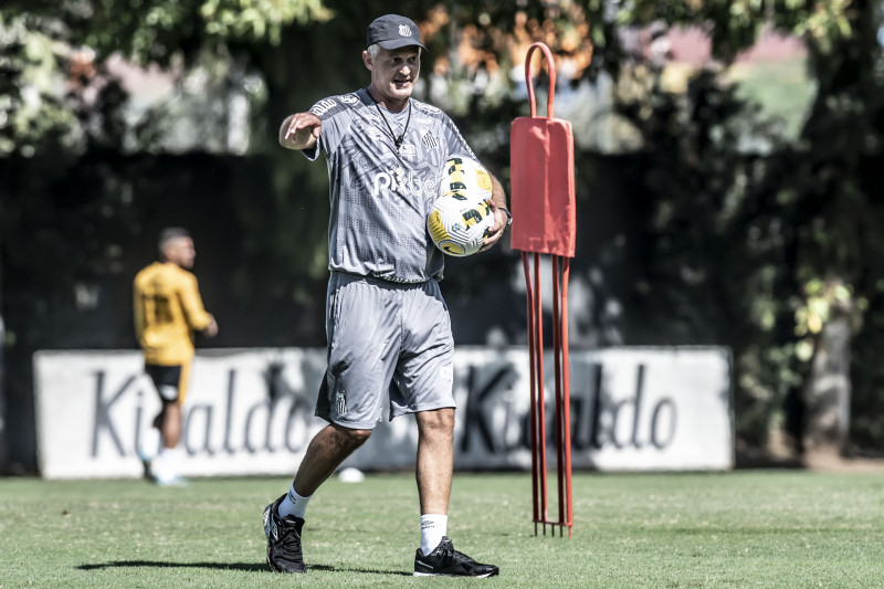 Lisca festeja chance no Santos e defende decisão de sair do Sport