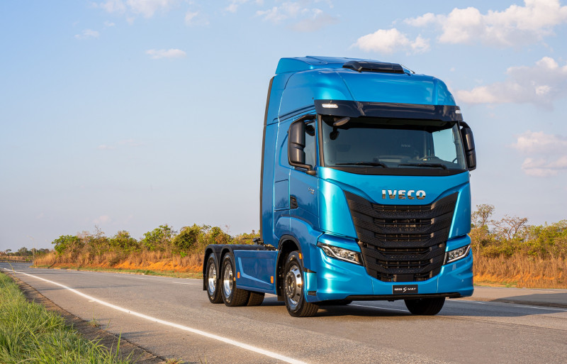 Iveco apresenta seu melhor caminhão pesado nacional