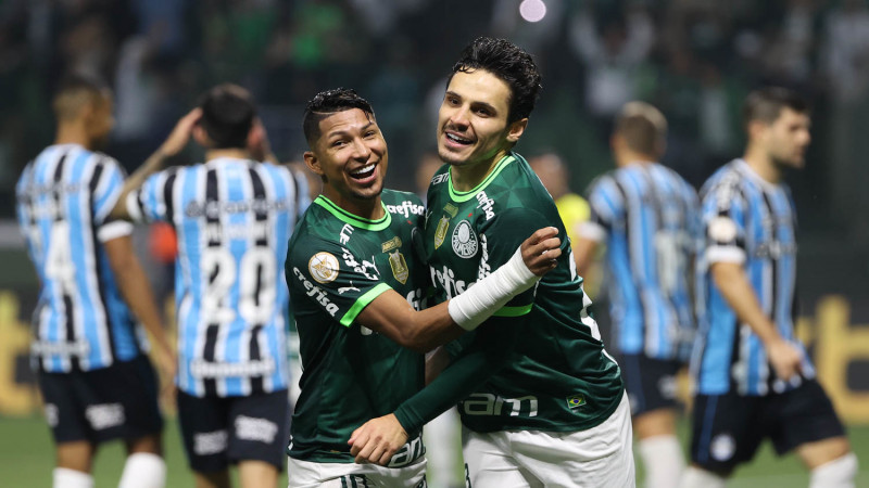 Em Noite De Erros De Renato Gr Mio Goleado Por A Pelo Palmeiras