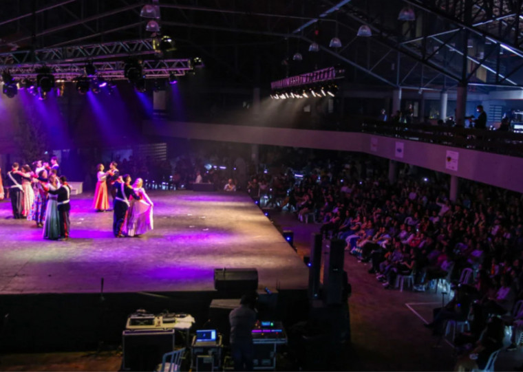 Vida E Obra De Jayme Caetano Braun Sobem Ao Palco Do Acampamento