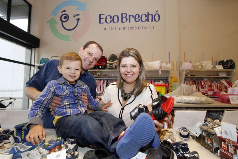 Pauta com Natasha Kuhn e seu marido Felipe Minella e a participação de Lucca (filho), do Ecobrechó Infantil, sobre negócios em condomínios.