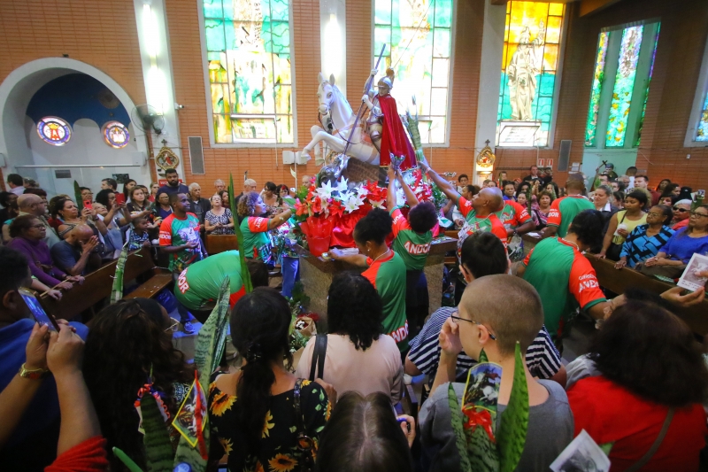 Missas e procissão fazem parte das comemorações dos 70 anos da Festa de São Jorge