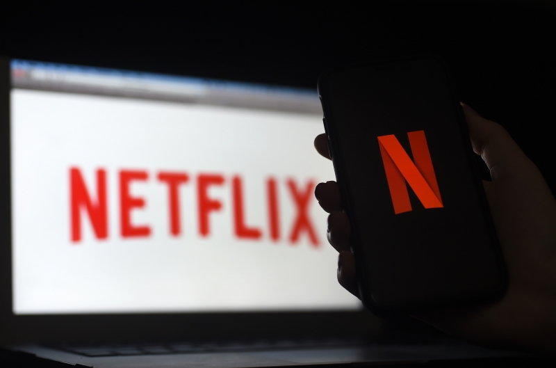 Netflix vai cobrar R$ 12,90 a mais de quem compartilhar senha