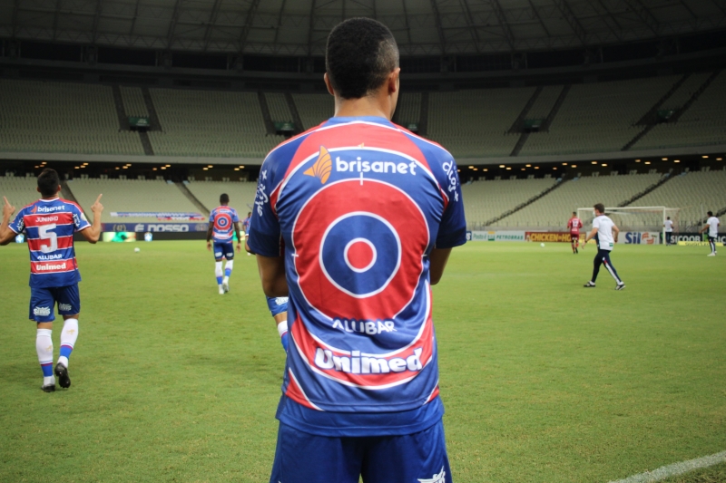 Jogadores do City são alvos de racismo após derrota na Champions