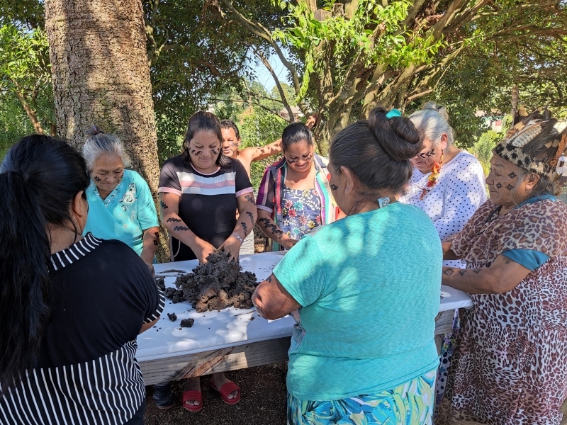 Mulheres Guarani E Kaingang Recuperam Costume Ancestral Da Produção Cerâmica 9358