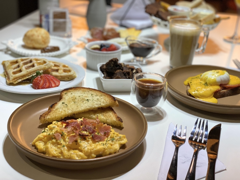 Aos sábados, das 10h às 15h, é servido o Brunch da Casa com lanches ofertados pelas duas empresas Foto: NY231/REPRODUÇÃO/JC