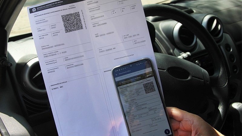 Autoridades devem aceitar o Certificado de Registro e Licenciamento de Veículo de maneira digital