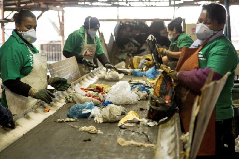 Cooperativa de Recicladores de Santa Cruz do Sul separa resíduos