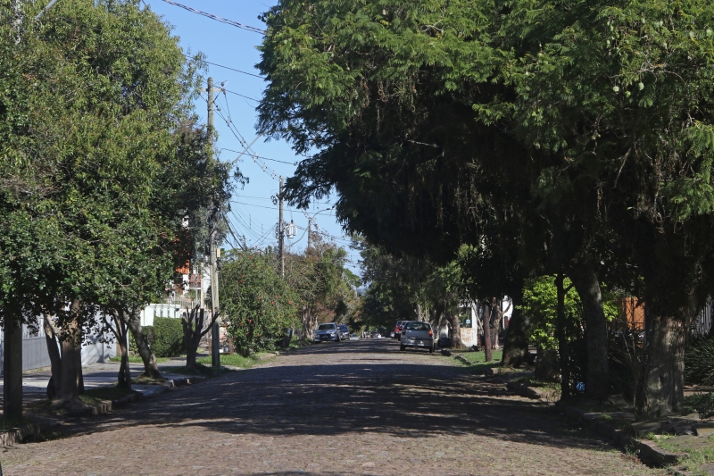 É nos bairros, nas ruas simples, que a vida pulsa na cidade