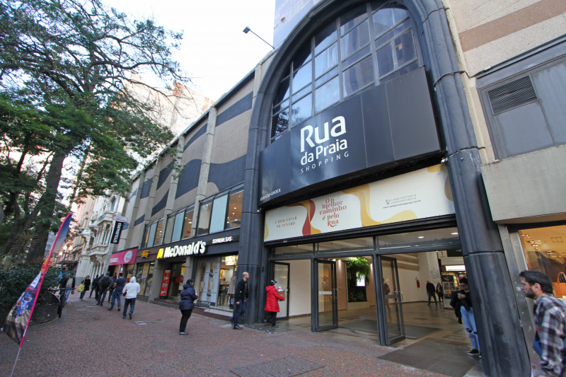 Shopping Do Centro Histórico De Porto Alegre Está à Venda 