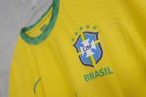 Apenas uma camisa da Seleção Brasileira - Jornal Empoderado - A Voz dos  Invisíveis