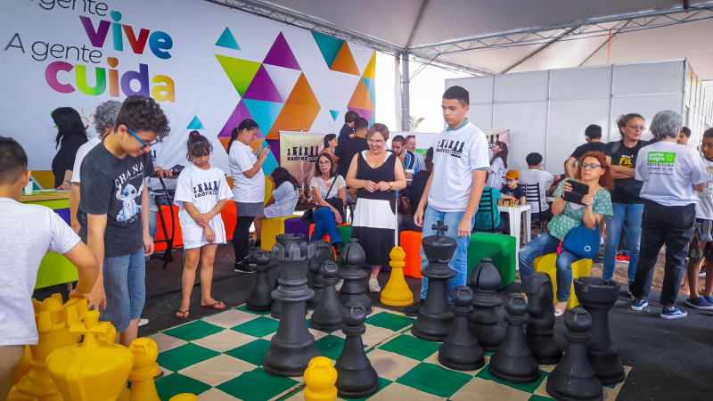 1° Torneio de Primavera de Xadrez de Poá reúne 100 participantes na Praça  de Eventos - Prefeitura Municipal de Poá