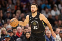 Golden State Warriors vence o Denver Nuggets e Curry supera marca de 20 mil  pontos na NBA - Estadão