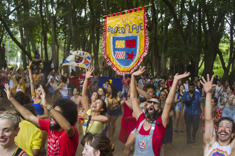 Para sobreviver, bailes de Carnaval se aliam a blocos de rua - 23