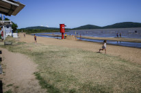 Praia do Lami é opção de lazer em Porto Alegre 