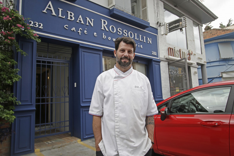 O chef francês Alban Rossolin comanda a operação da rua Coronel Bordini, nº 232, desde 2016 Foto: LUIZA PRADO/JC