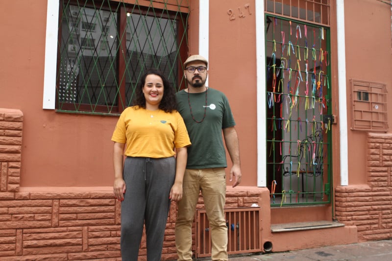 Helena Legunes e Goger Moraes est&atilde;o &agrave; frente do Terreiro Bar Ancestral  Foto: EVANDRO OLIVEIRA