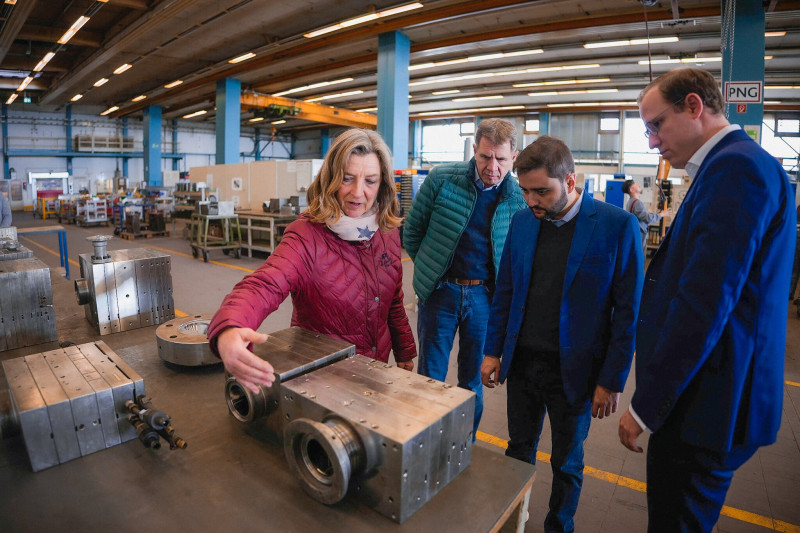 Gabriel Souza e Ernani Polo visitaram indústria na cidade de Pirmasens