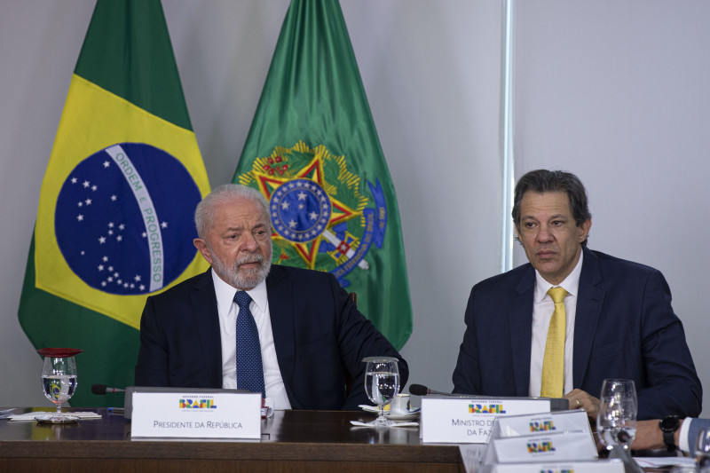 Lula e Haddad (d) defenderam corte da taxa básica de juros