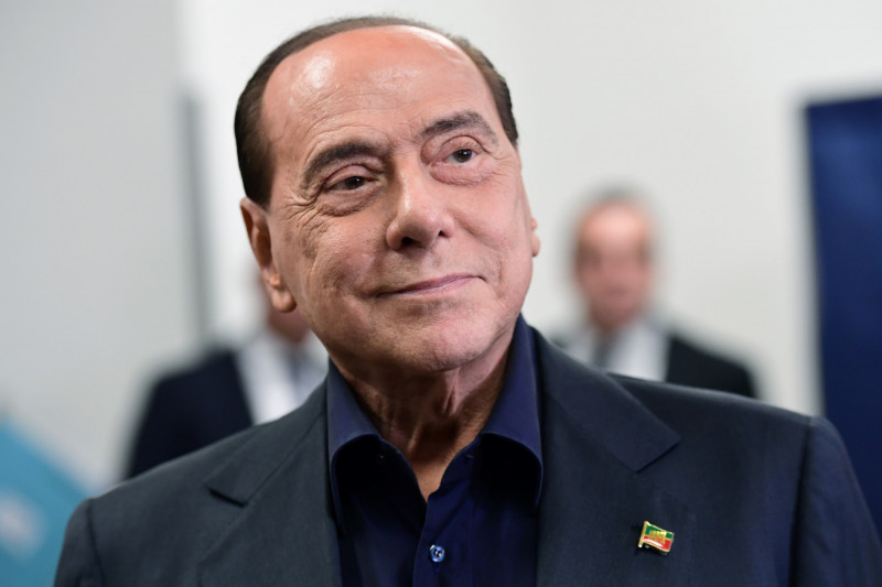 Berlusconi era dono de um grupo midiático e será enterrado nesta quarta-feira