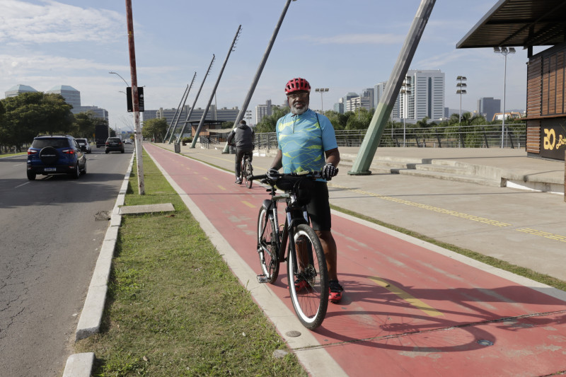 Com mais de 130 alunos, o projeto oferece aulas de bicicleta gratuitas Foto: T&Acirc;NIA MEINERZ/JC