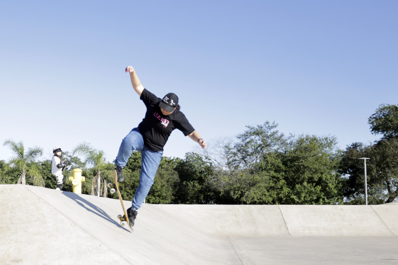 Josiane Mores &eacute; a idealizadora do projeto Skate pras Gurias Foto: T&Acirc;NIA MEINERZ/JC