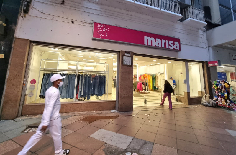 Marisa fecha lojas para reestruturação financeira