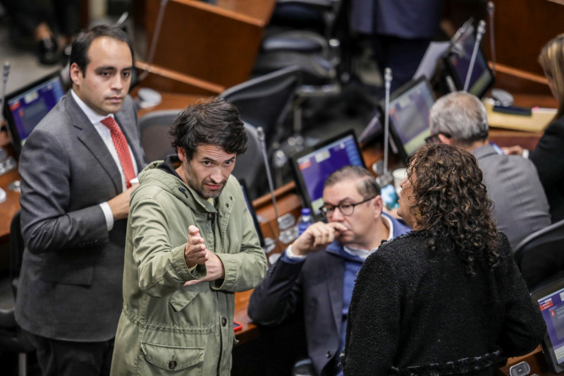 Após debates acalorados durante nove meses, o Senado colombiano rejeitou a mudança da Constituição 