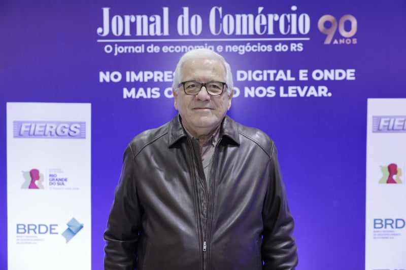 {'nm_midia_inter_thumb1':'https://www.jornaldocomercio.com/_midias/jpg/2023/06/25/206x137/1_tm_230623_mapa_economico_pelotas__34-10249055.jpg', 'id_midia_tipo':'2', 'id_tetag_galer':'', 'id_midia':'6498b2e8e4392', 'cd_midia':10249055, 'ds_midia_link': 'https://www.jornaldocomercio.com/_midias/jpg/2023/06/25/tm_230623_mapa_economico_pelotas__34-10249055.jpg', 'ds_midia': 'José Alfredo Knorr - Frigorífico Extremo Sul. Vice Fiergs.  Painel para Mapa Econômico do RS, em Pelotas. Jornal do Comércio 90 anos  ', 'ds_midia_credi': 'TÂNIA MEINERZ/JC', 'ds_midia_titlo': 'José Alfredo Knorr - Frigorífico Extremo Sul. Vice Fiergs.  Painel para Mapa Econômico do RS, em Pelotas. Jornal do Comércio 90 anos  ', 'cd_tetag': '1', 'cd_midia_w': '800', 'cd_midia_h': '533', 'align': 'Left'}