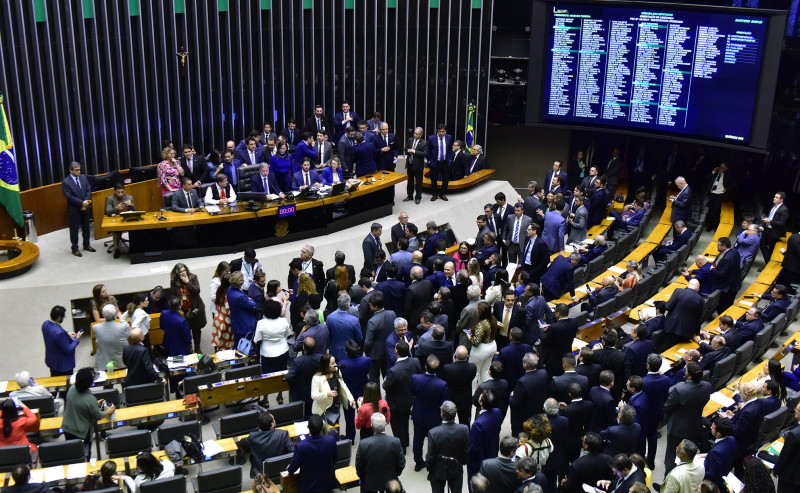 Apoio mínimo para aprovação do projeto era de 308 deputados