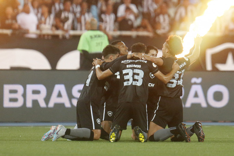 Com a vitória sobre os paulistas, a equipe carioca abriu uma vantagem de 12 pontos para o segundo colocado 