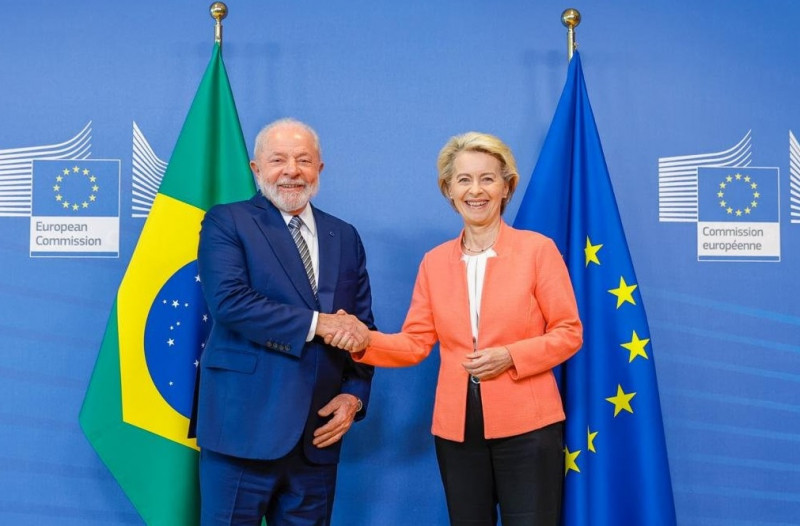 Lula e Ursula von der Leyen tiveram encontro participam de cúpula na Bélgica