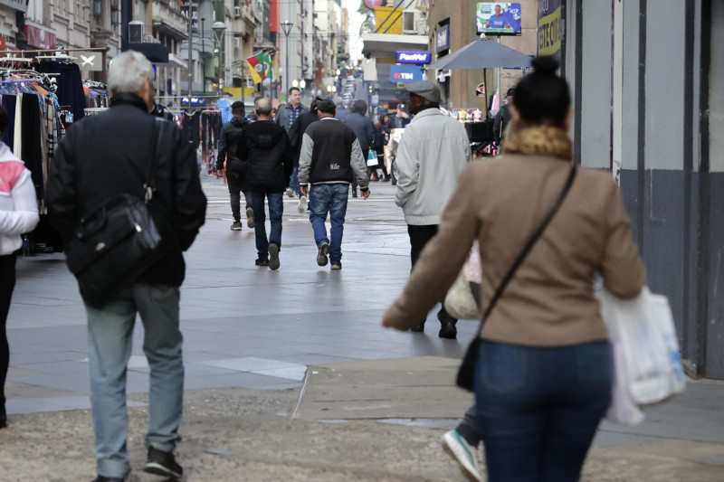 CNC estima aumentos na proporção de famílias endividadas nos próximos meses