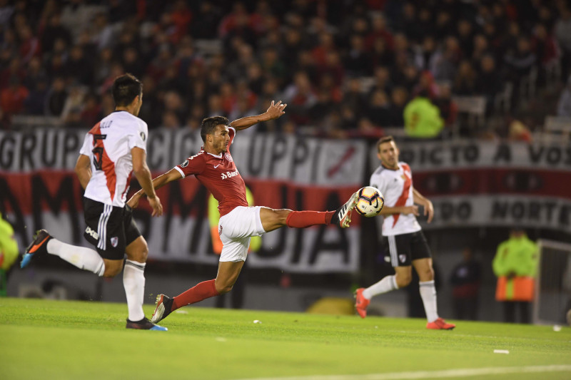 Inter perde para o River Plate no jogo de ida das oitavas da Libertadores -  AGÊNCIA ESPORTE