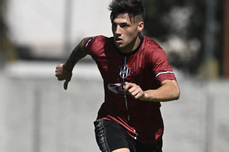 Tricolor anunciou, neste domingo, a chegada do argentino Lucas Besozzi para reforçar o ataque 