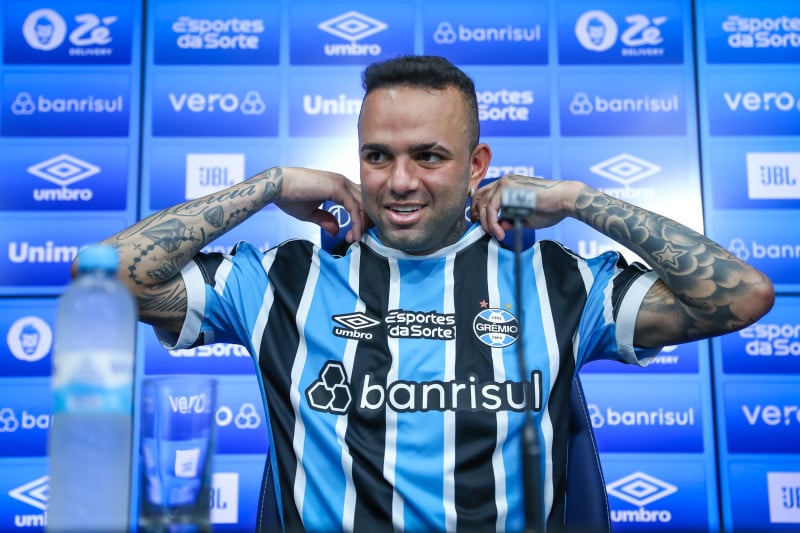 De volta ao Grêmio, Luan foi apresentado nesta terça-feira (2), no CT Luiz Carvalho