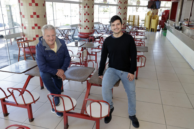 A fam&iacute;lia participou da cria&ccedil;&atilde;o de uma cozinha no banco de alimentos da CICS de Canoas, para capacita&ccedil;&atilde;o de pessoas em situa&ccedil;&atilde;o de vulnerabilidade social Foto: T&Acirc;NIA MEINERZ/JC