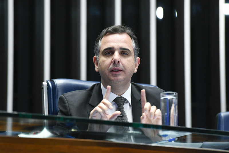 Presidente do Senado, Rodrigo Pacheco começou a tocar pautas que têm a ver com limitar o poder do Supremo