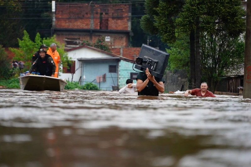 Sobe Para 21 O Número De Mortes Em Razão Das Chuvas E Inundações No Rs 