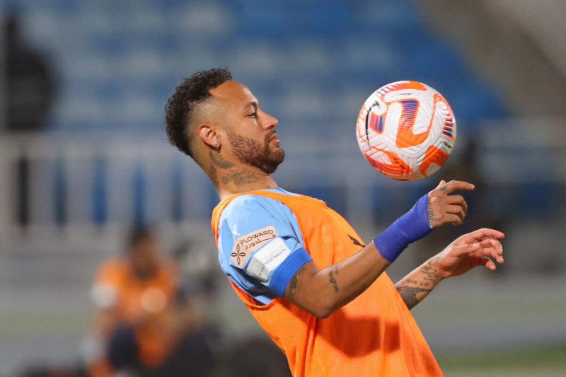 O craque da seleção brasileira entrou em campo aos 18 minutos do segundo tempo para liderar a goleada por 6 a 1 contra o Al-Riyadh