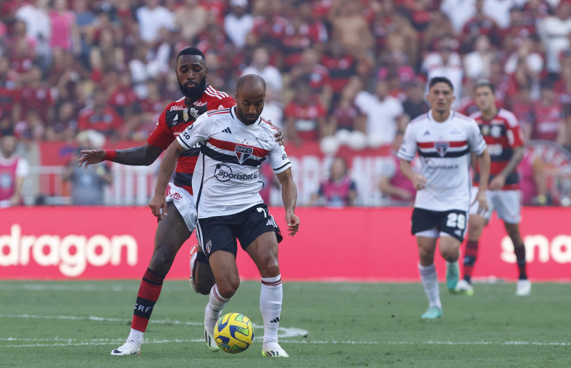 Calleri decide e São Paulo vence 1º jogo da final da Copa do Brasil