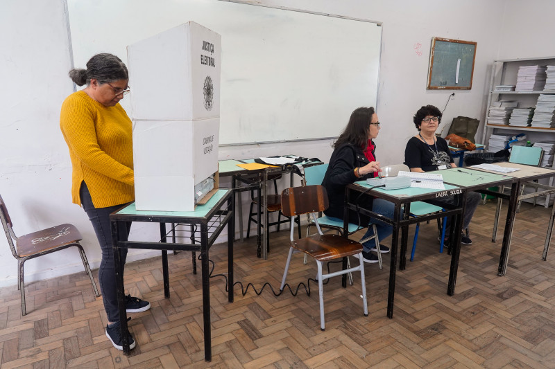 Acordo entre partidos não é ilegal, mas prática enfraquece escolha popular, adverte especialista