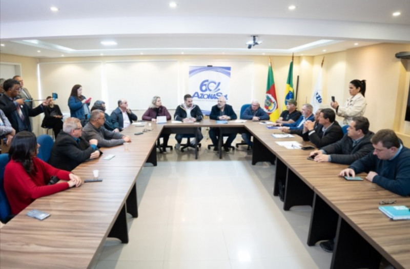 O encontro ocorreu na sede da Associação dos Municípios da Zona Sul (Azonasul), em Pelotas 