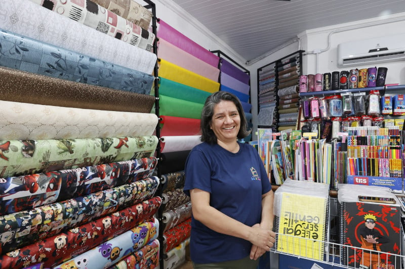 Mari Costa é o nome por trás da papelaria João e Maria, que desde 2020 funciona no Rubem Berta Foto: Tânia Meinerz/JC