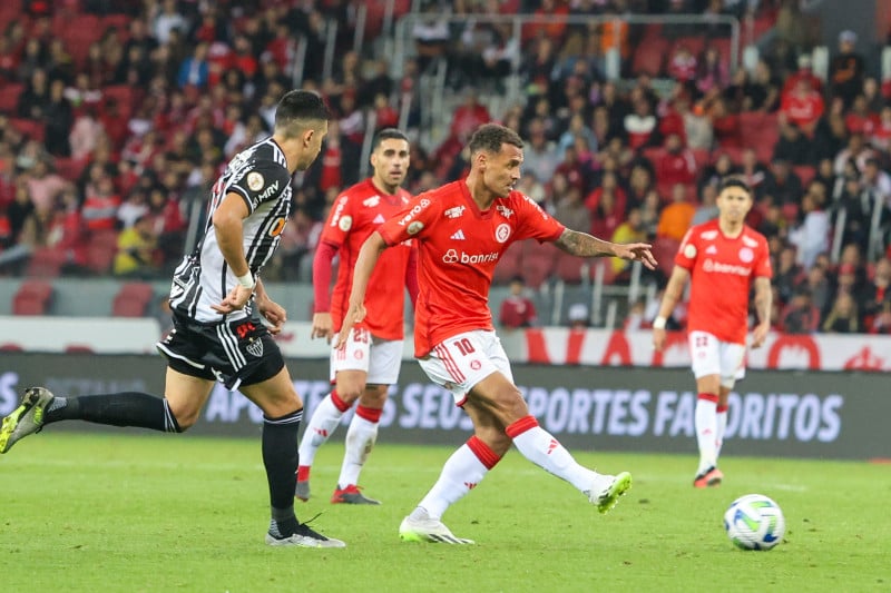 Coudet colocou titulares apenas nos minutos finais diante dos mineiros