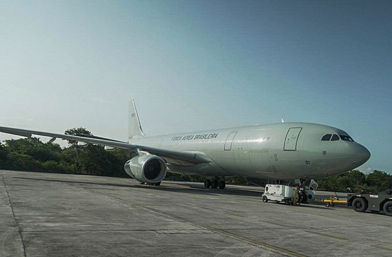 Aeronave KC-30 trouxe do Líbano 227 repatriados e três animais