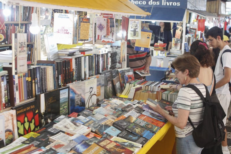 Edição que comemora os 70 anos de Feira do Livro de Porto Alegre acontece entre os dias 1º e 20 de novembro, com 72 bancas, mais de mil eventos e curadorias inéditas